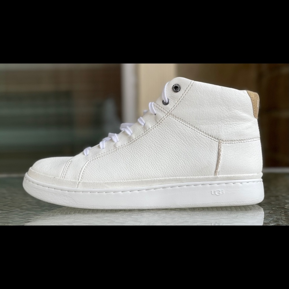 Ugg men’s shoes white size 9 new no box